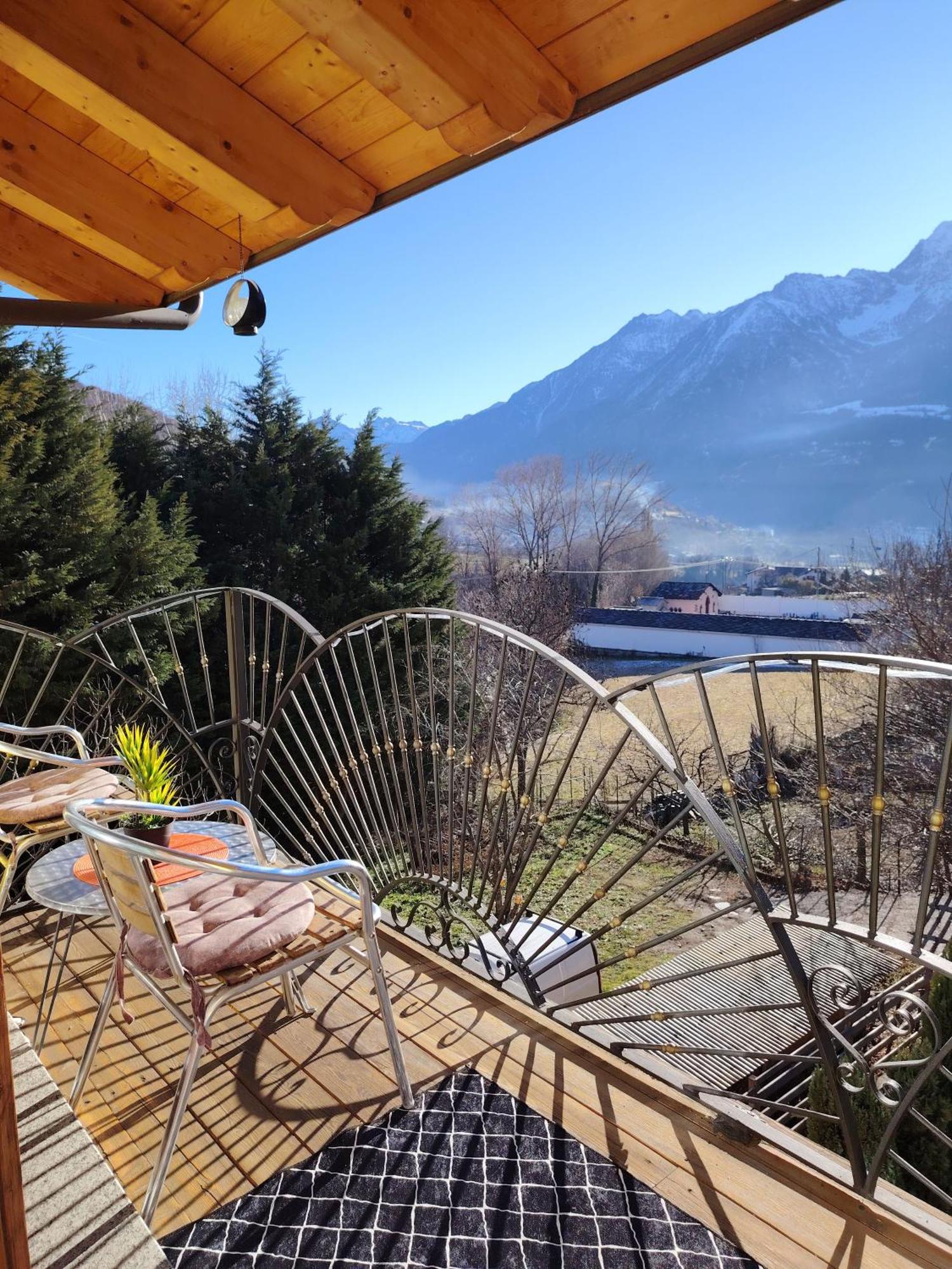 La Villa Gialla Aosta Zewnętrze zdjęcie